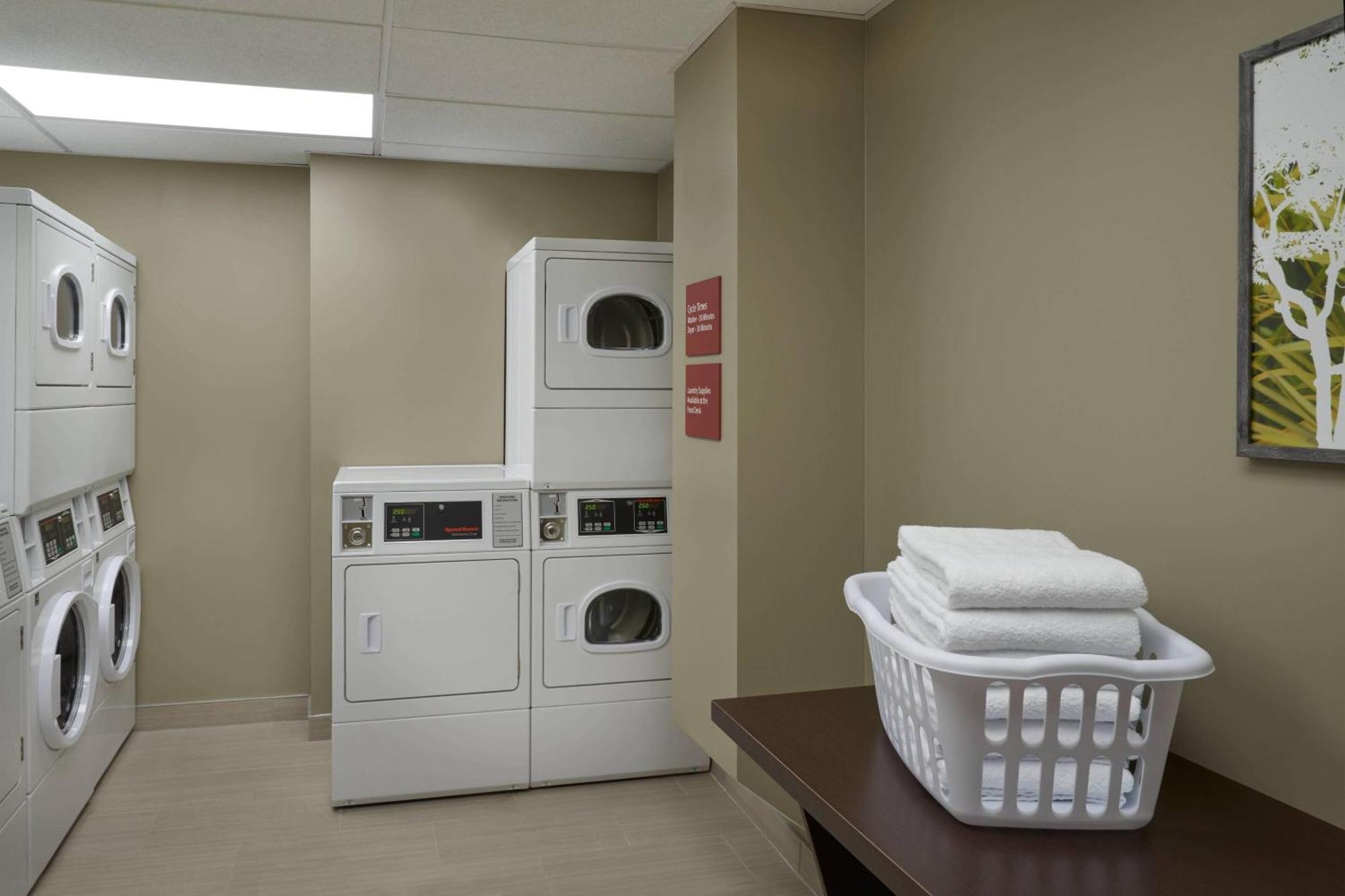 Towneplace Suites By Marriott Windsor Kültér fotó